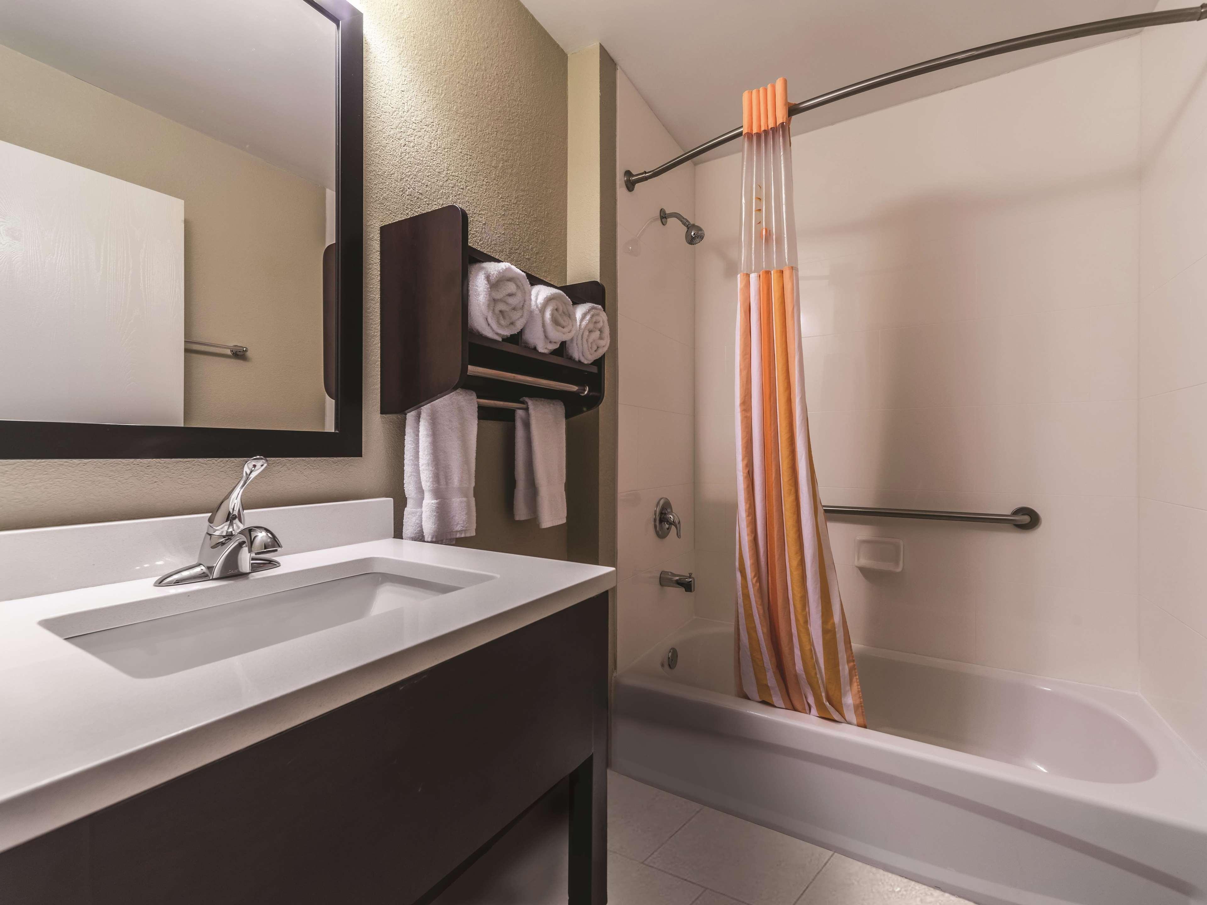 La Quinta By Wyndham Collinsville - St. Louis Экстерьер фото