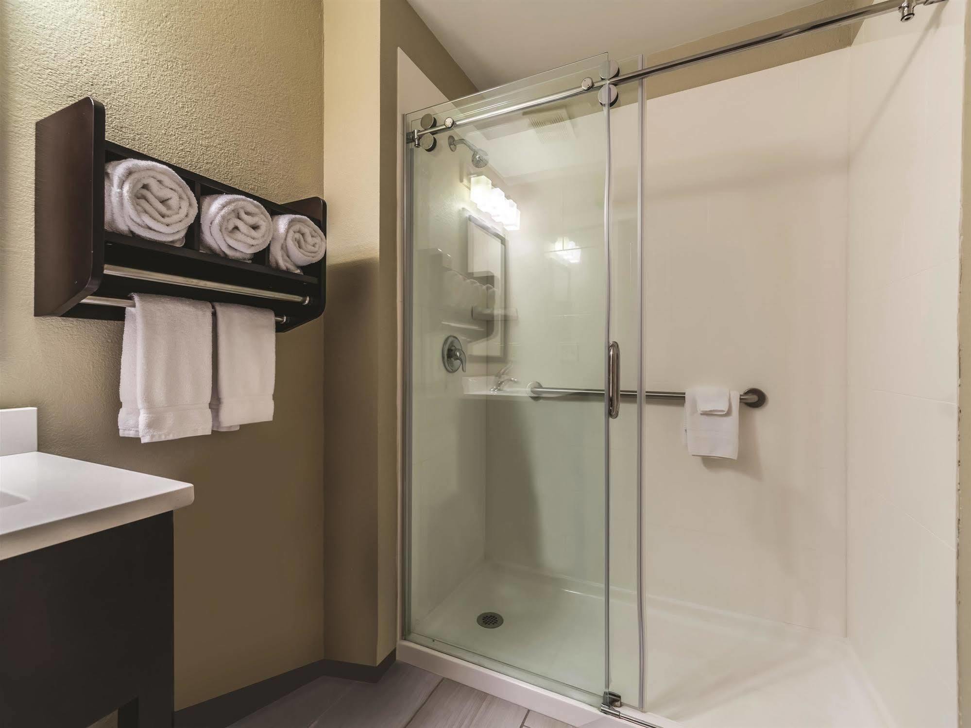 La Quinta By Wyndham Collinsville - St. Louis Экстерьер фото