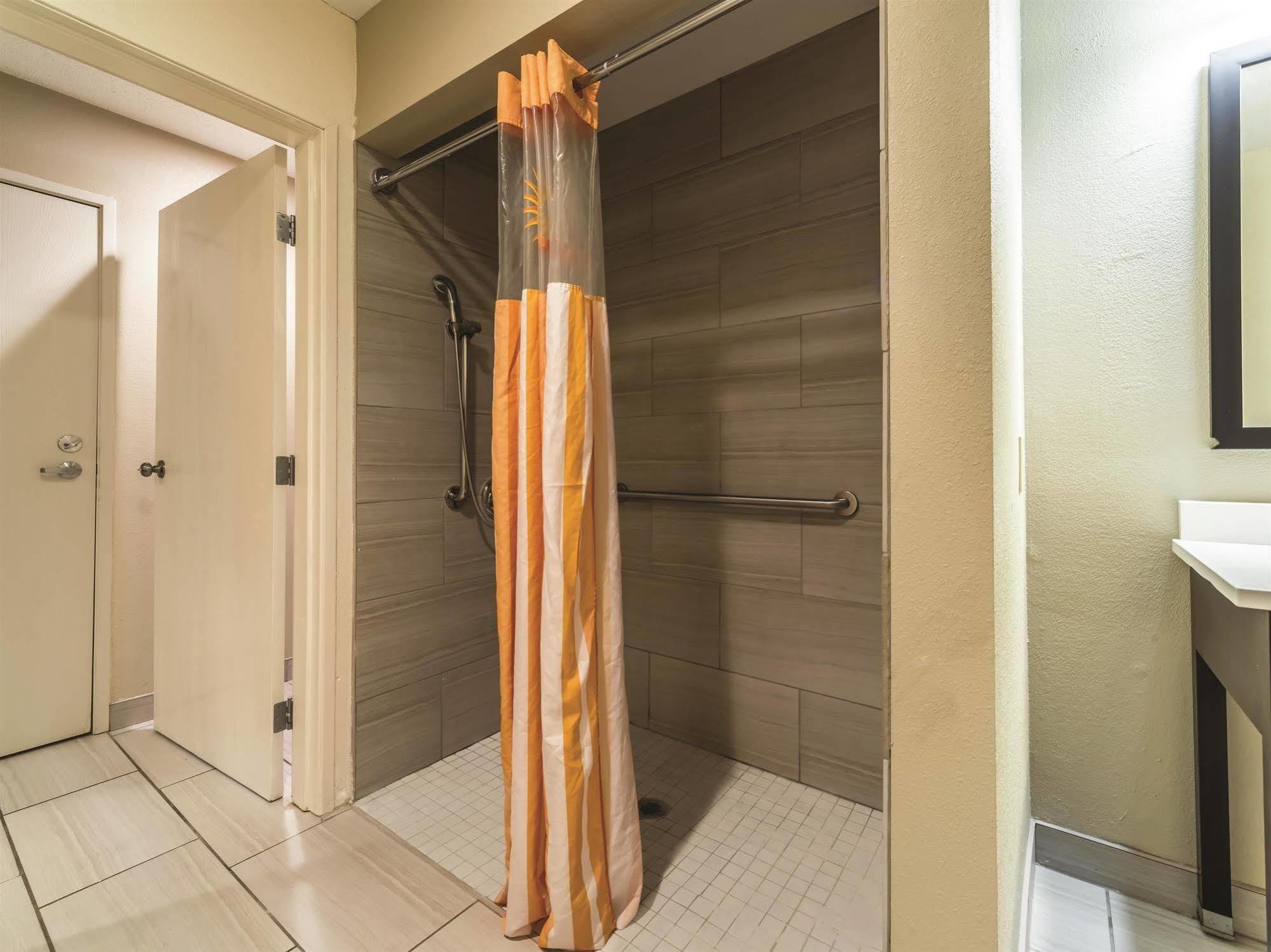 La Quinta By Wyndham Collinsville - St. Louis Экстерьер фото