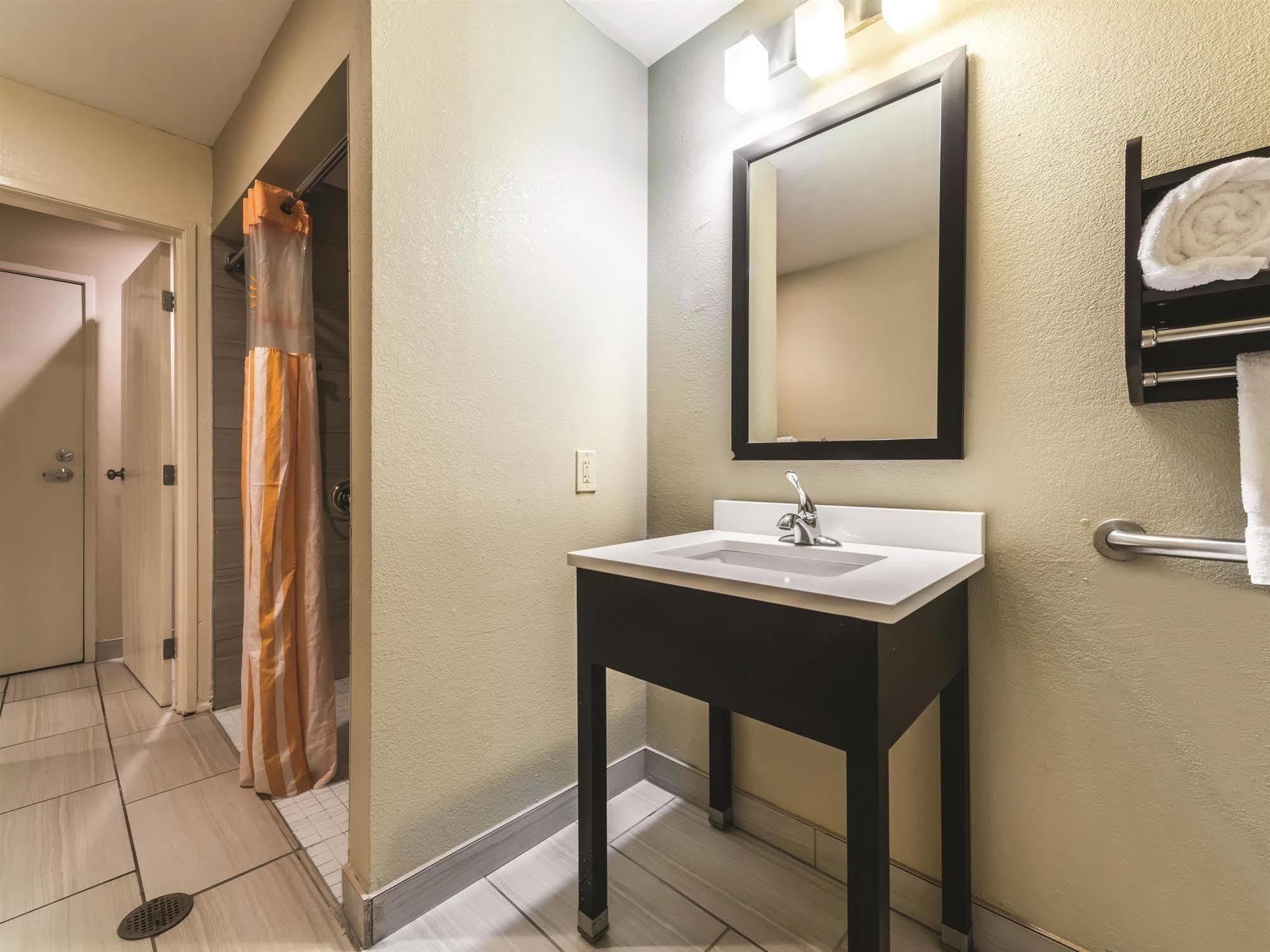 La Quinta By Wyndham Collinsville - St. Louis Экстерьер фото